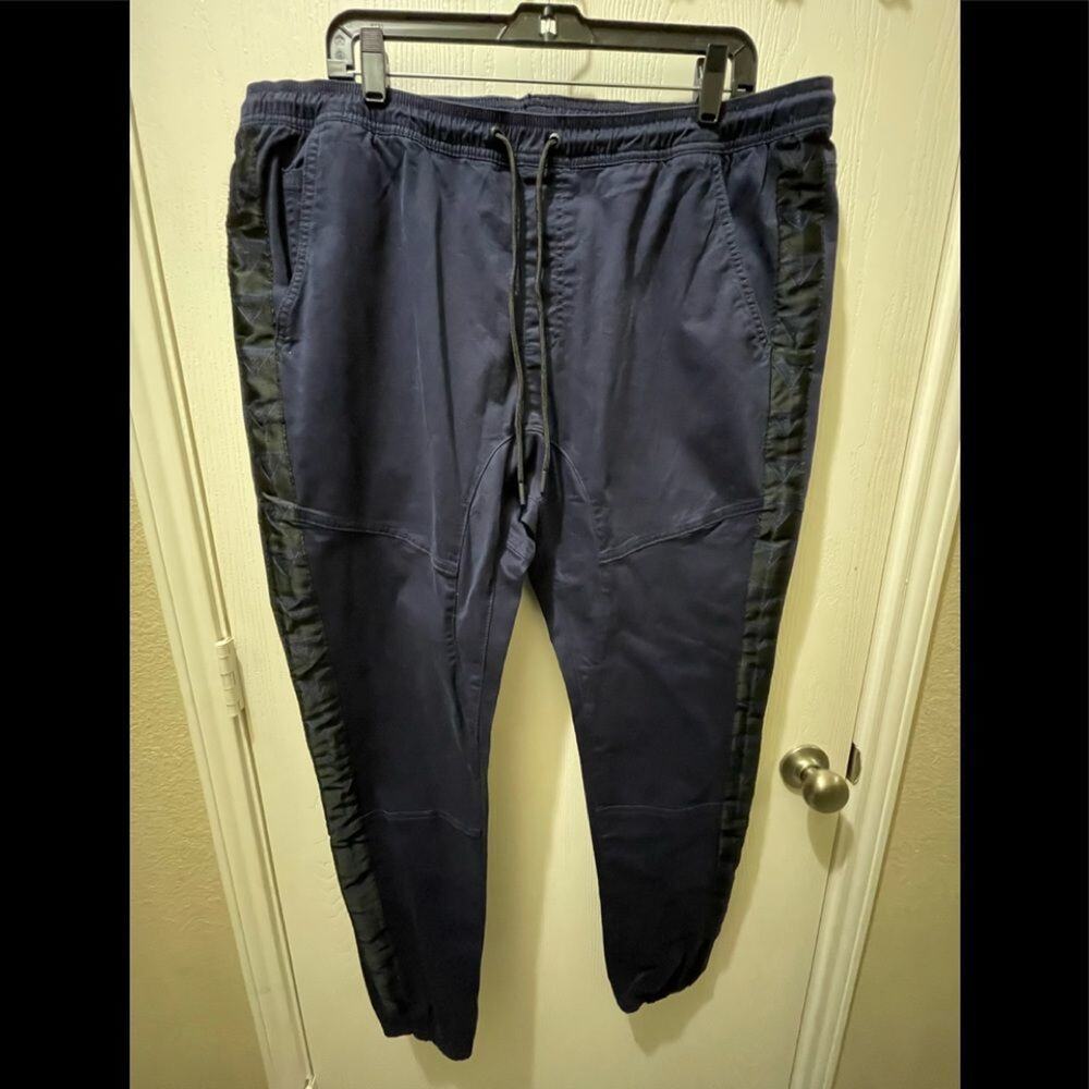 Guess Athletic pants NWT